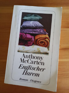 Foto des Taschenbuchs "Englischer Harem", Diogenes Verlag